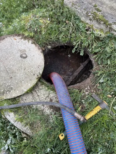 Vidange et nettoyage d une fosse septique à Nivolas, Vaulx-Milieu, JP ASSAINISSEMENT