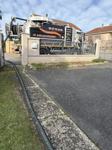 Vidange et nettoyage d une fosse septique à Saint Georges D'espéranche, Vaulx-Milieu, JP ASSAINISSEMENT