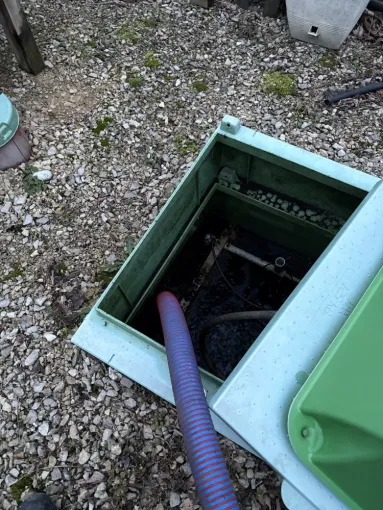 Vidange et nettoyage d une micro station à Charantonnay, Vaulx-Milieu, JP ASSAINISSEMENT