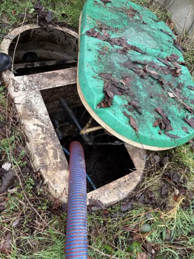 Vidange et nettoyage de 2 fosses toutes eaux pour entretien à Savas Mépin, Vaulx-Milieu, JP ASSAINISSEMENT