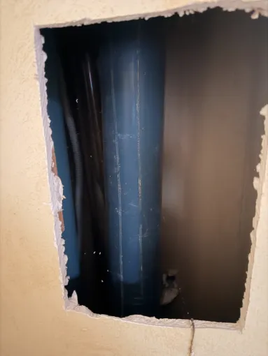 Détartrage d une canalisation wc avec robot de fraisage à Saint Agnin sur Bion