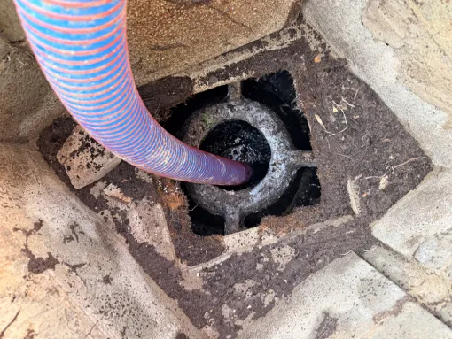 vidange et nettoyage d une fosse septique pour entretien à Saint Savin