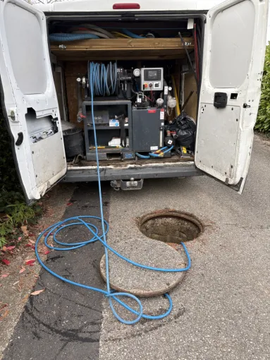 réparation d une canalisation eu par une manchette résine silicate à Villefontaine