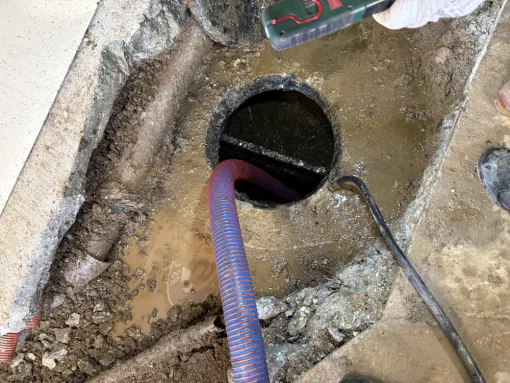 vidange et nettoyage d une fosse septique pour raccordement à L égout à Frontonas