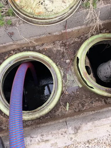 vidange et nettoyage d une fosse septique à Artas