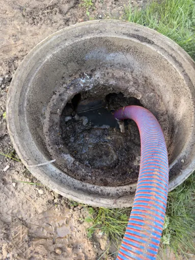 vidange et nettoyage d une fosse toutes eaux pour entretien à charantonnay