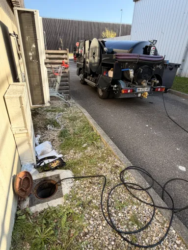 débouchage canalisation wc dans un commerce à Saint Bonnet de Mure
