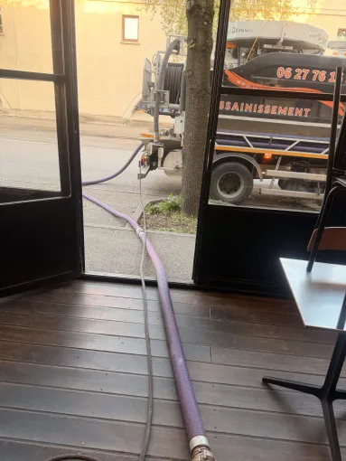 vidange et nettoyage d un bac à graisse de restaurant à Bourgoin Jallieu