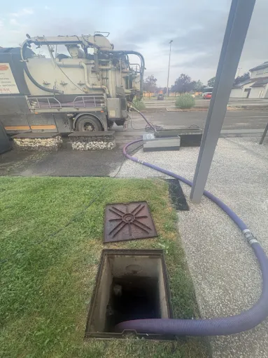 vidange et nettoyage d une fosse toutes eaux à Saint Just Chaleyssin
