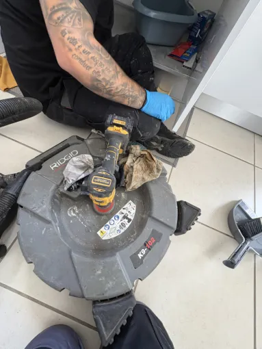 débouchage évier avec furet mécanique a chaine à Serpaize