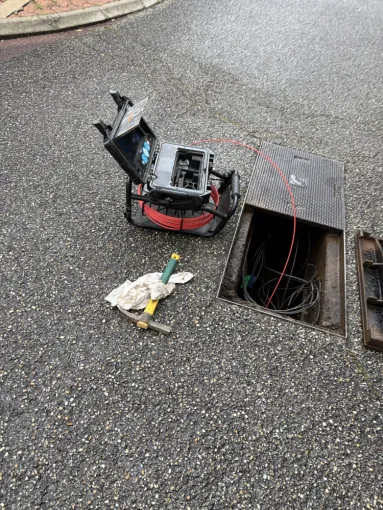 inspection camera d un fourreau fibre à Salagnon