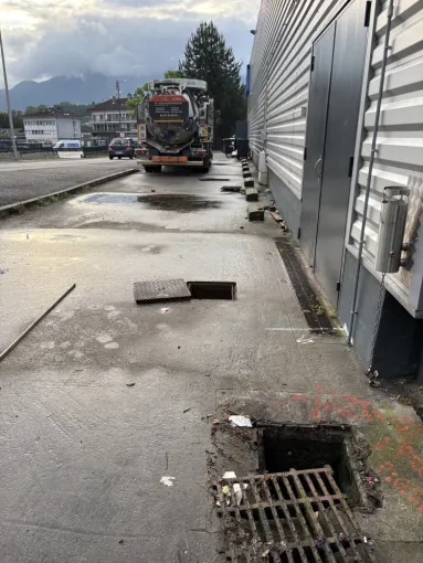 inspection vidéo  des réseaux eu ep dans un magasin pour travaux à Saint Jean de Bournay