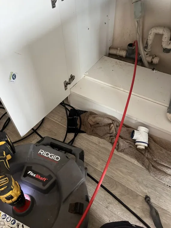 Débouchage cuisine et colonne dans un bâtiment à Bourgoin Jallieu, Vaulx-Milieu, JP ASSAINISSEMENT