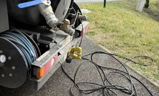 Cébouchage par haute pression d une canalisation à L'Isle d'Abeau, Vaulx-Milieu, JP ASSAINISSEMENT