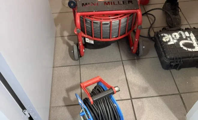 Détartrage d une canalisation wc sur 30 ml dans une société de transport à Sin Priest, Vaulx-Milieu, JP ASSAINISSEMENT