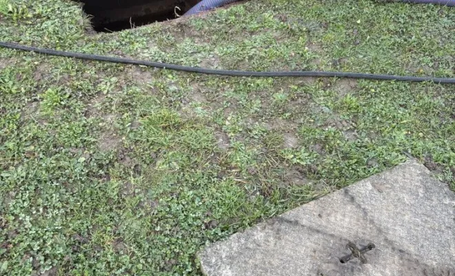 Vidange et nettoyage d un bac à graisse d une cantine scolaire à Luzinay, Vaulx-Milieu, JP ASSAINISSEMENT