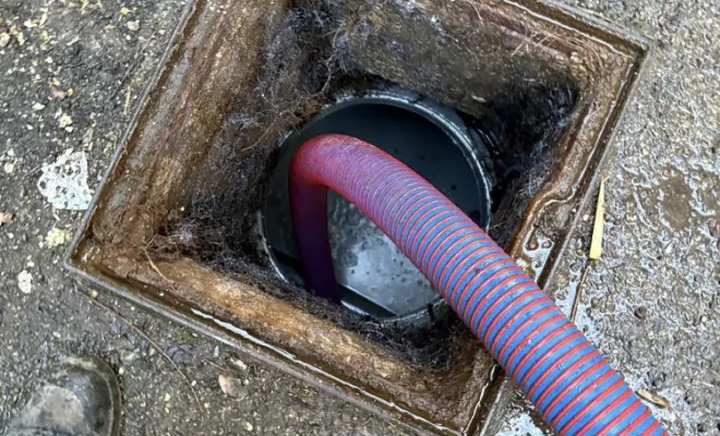 Vidange et nettoyage d un bac a graisse de restaurant à Bourgoin Jallieu, Vaulx-Milieu, JP ASSAINISSEMENT