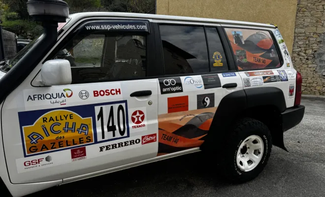 JP ASSAINISSEMENT soutient l'équipage 140 Blouses Blanches du Désert du rallye Aicha des gazelles 2026 