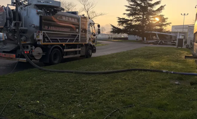 vidange et nettoyage d une fosse septique pour entretien à Saint Savin