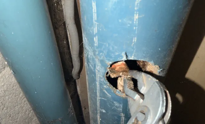 Détartrage d une canalisation wc avec robot de fraisage à Saint Agnin sur Bion