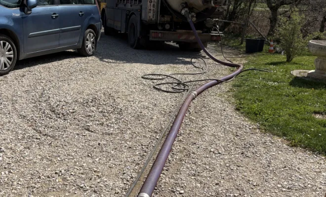 vidange et nettoyage d 'une micro station pour entretien à Biol