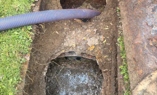 vidange et nettoyage d une fosse toutes eaux pour entretien à Charantonnay