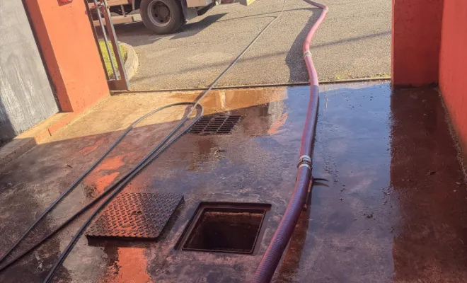 vidange de 5 bacs à graisse pour des collectivité à Saint Quentin Fallavier