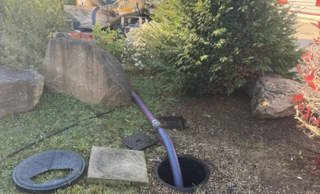 vidange et nettoyage de 2 fosses toutes eaux dans une entreprise à Diemoz