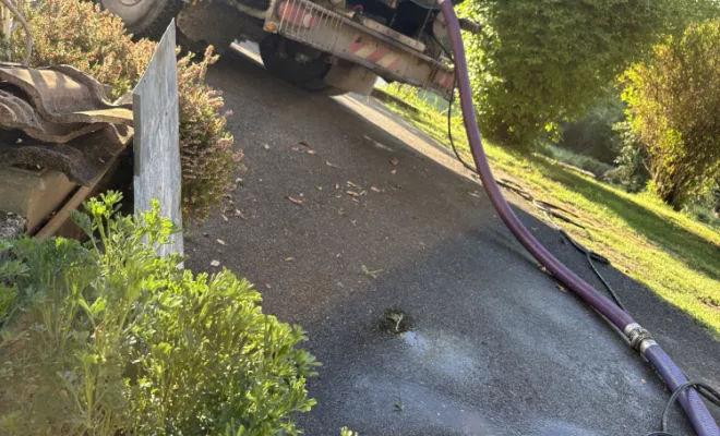 vidange et nettoyage d'une fosse septique pour entretien à Meyrié