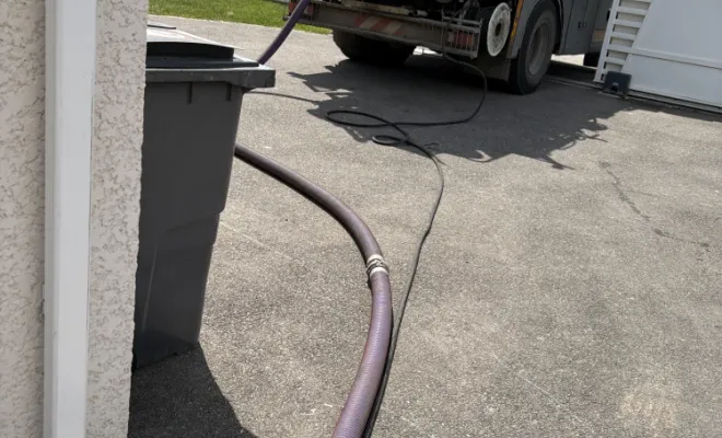 groupement de 4 voisins pour la vidange de 4 fosses toutes eaux pour raccordement à l égout à Four