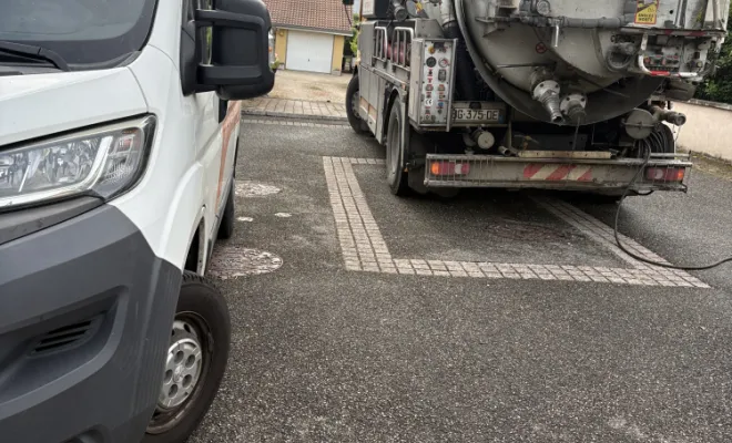 curage du réseau eaux usées avaec inspection video dans un lotissement à Bourgoing Jallieu
