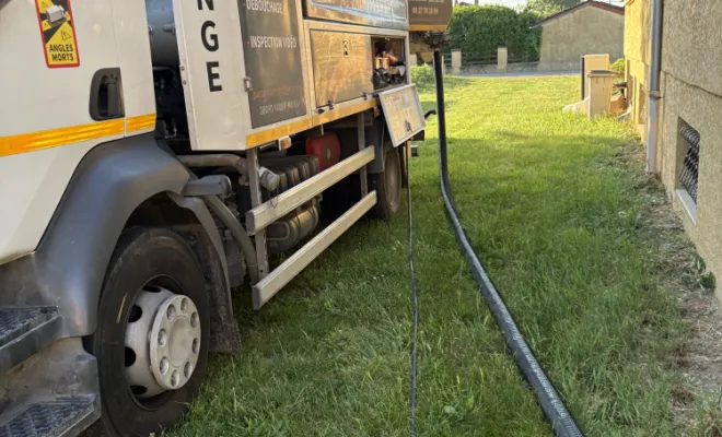 néttoyage d un poste de relevage pour remplacement de la pompe à Saint Jean de Bournay