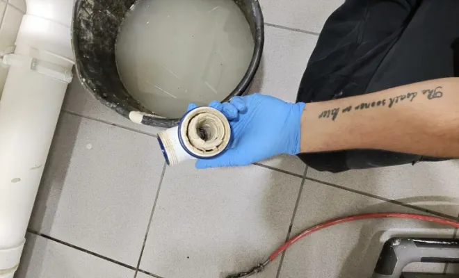 débouchage et detartrage canalisation urinoir dans une entreprise à Bourgoin Jallieu