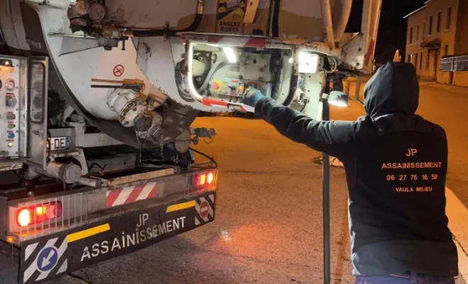 Curage de réseaux unitaire communale pour inspection video avant travaux de réhabilitation dans le Jura, Vaulx-Milieu, JP ASSAINISSEMENT