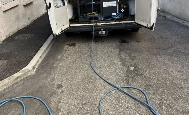 Débauchage d'une canalisation wc dans un bâtiment à Bourgoin Jallieu, Vaulx-Milieu, JP ASSAINISSEMENT