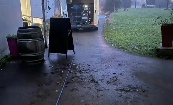 Débouchage d'une canalisation wc d'Algeco dans un centre équestre à Septème, Vaulx-Milieu, JP ASSAINISSEMENT