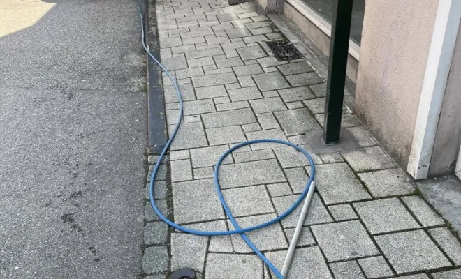 Débouchage d'un regard siphoïde à e Pont De Beauvoisin, Vaulx-Milieu, JP ASSAINISSEMENT