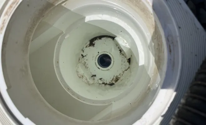 Débouchage d'un skimmer de piscine à Saint Just Chaleyssin, Vaulx-Milieu, JP ASSAINISSEMENT