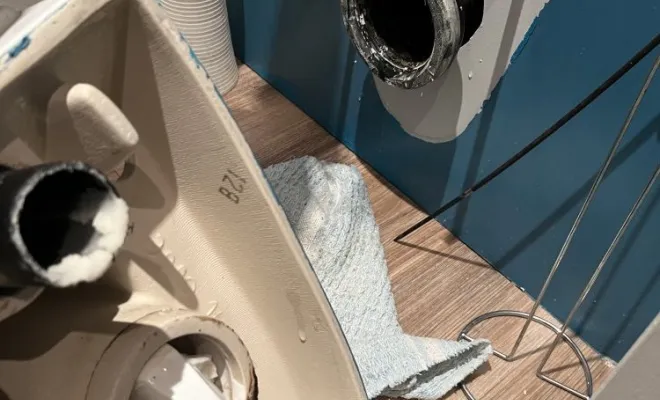 Débouchage d'un wc boucher par un canard wc à Chaponnay, Vaulx-Milieu, JP ASSAINISSEMENT