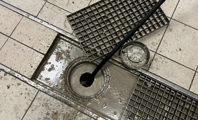 Débouchage de bondes de sol dans un restaurant à Bourgoin jallieu, Vaulx-Milieu, JP ASSAINISSEMENT