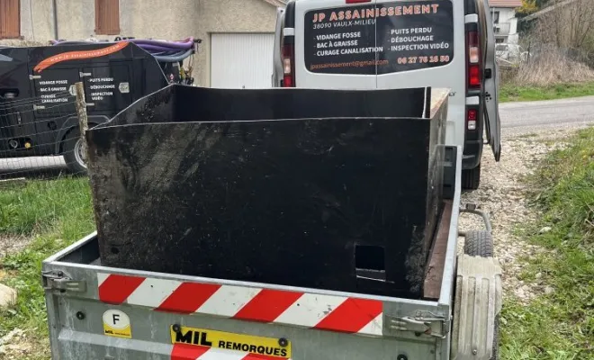 Dégazage d'une cuve à fuel 2000 litres et découpe avec évacuation à Paladru, Vaulx-Milieu, JP ASSAINISSEMENT