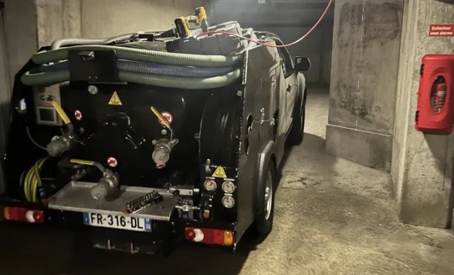 Localisation et débouchage d'une canalisation d40 en sous sol avec mini hydro à Vienne, Vaulx-Milieu, JP ASSAINISSEMENT