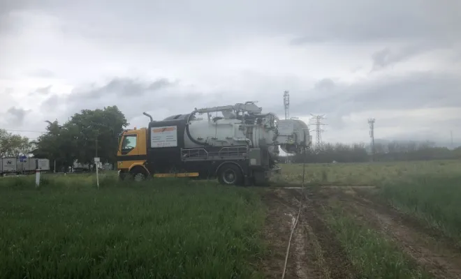 Mise en pression d'un pipeline à Artas, Vaulx-Milieu, JP ASSAINISSEMENT