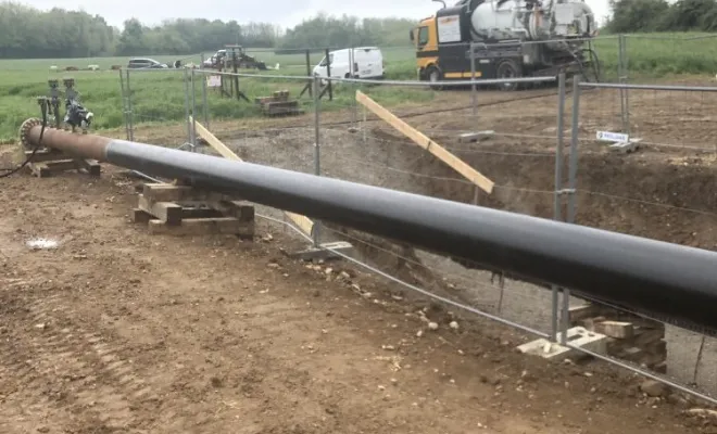 Mise en pression d'un pipeline à Artas, Vaulx-Milieu, JP ASSAINISSEMENT