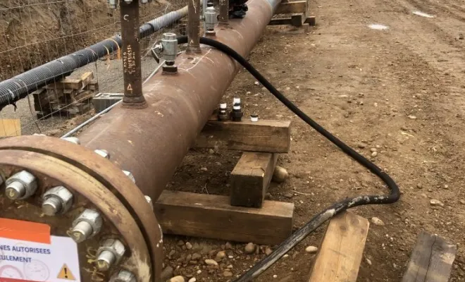 Mise en pression d'un pipeline à Artas, Vaulx-Milieu, JP ASSAINISSEMENT