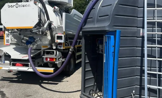 Pompage d'une rétention de cuve dans un garage poids lourd à Corbelin, Vaulx-Milieu, JP ASSAINISSEMENT