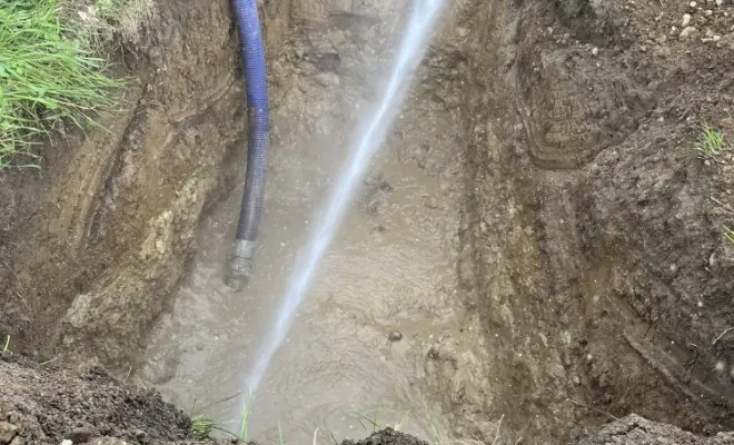 Pompage de bentonite pour un chantier de forage dirigé à Vaulx-Milieu, Vaulx-Milieu, JP ASSAINISSEMENT