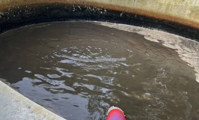 Pompage de boue d'épuration pour une compagnie des eaux à Pommier, Vaulx-Milieu, JP ASSAINISSEMENT