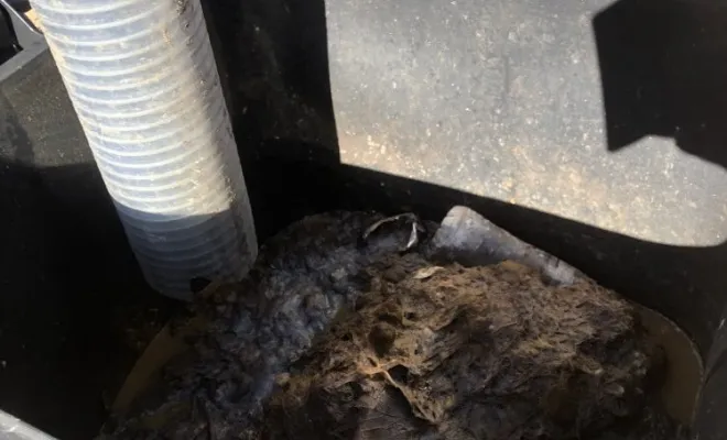 Pompage de poubelle de lingette de dégrilleur à Saint-Georges-D'Esperanche, Vaulx-Milieu, JP ASSAINISSEMENT