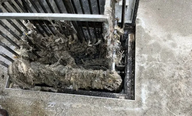 Pompage de poubelles de dégrilleur et de panier à Colombier, Vaulx-Milieu, JP ASSAINISSEMENT